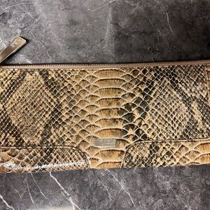 Clutch snakeskin tan/ black
